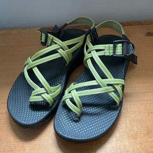 Chaco Womens 8 Green Black Adjustable Double Strap Sport Hiking Sandals